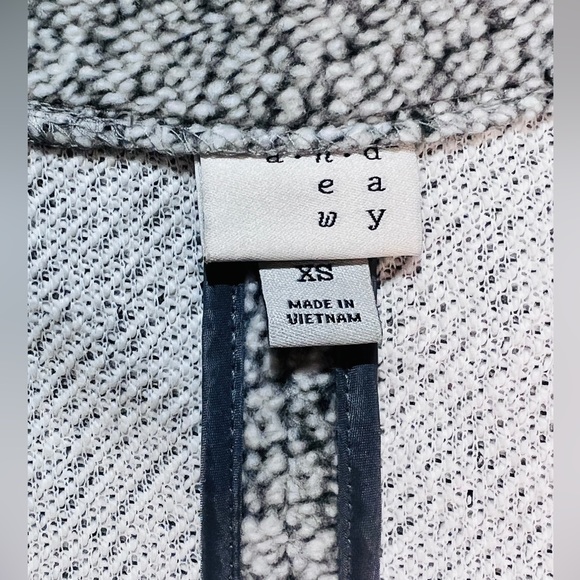 A New Day 3/4 Coat - Picture 4 of 8